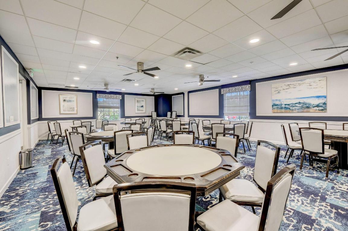 Giardino Village, Platina