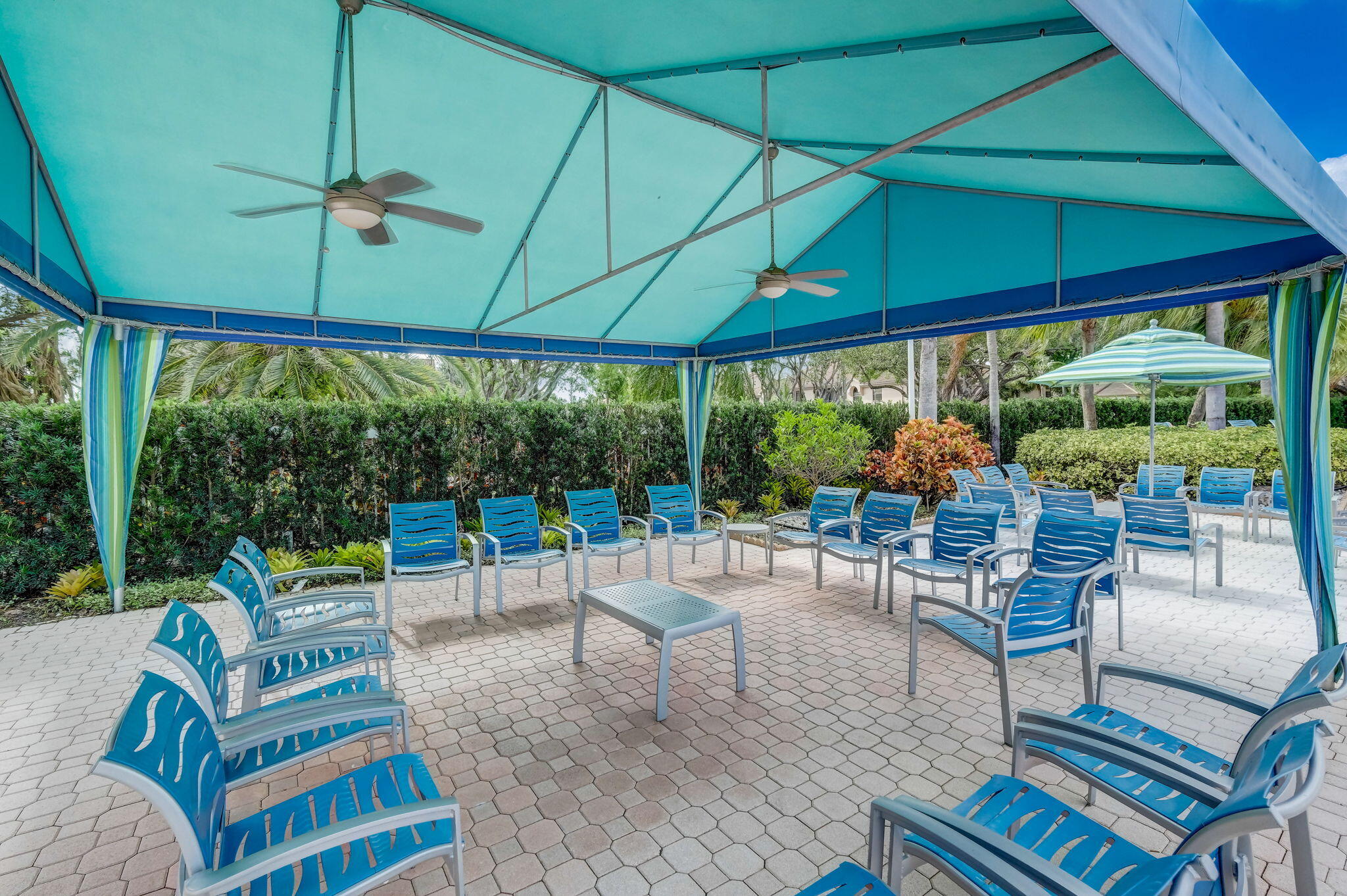 Giardino Village, Platina