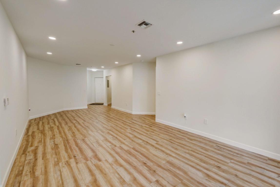 Giardino Village, Platina