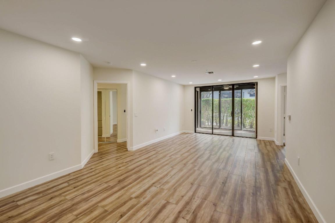 Giardino Village, Platina