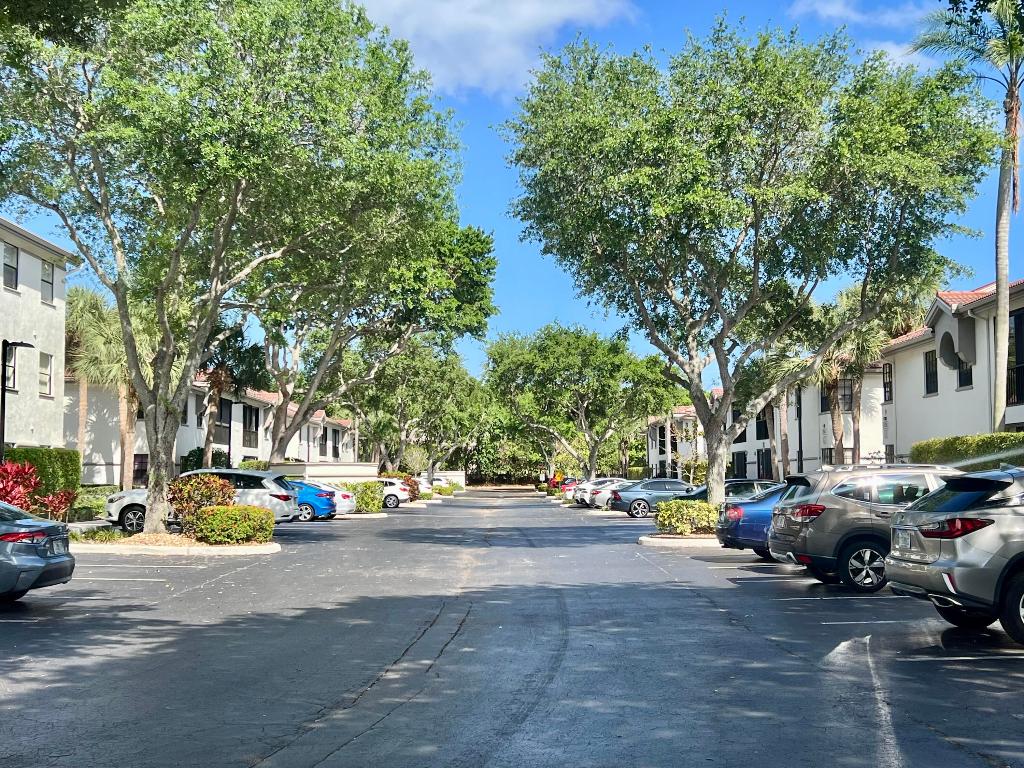 Giardino Village, Platina