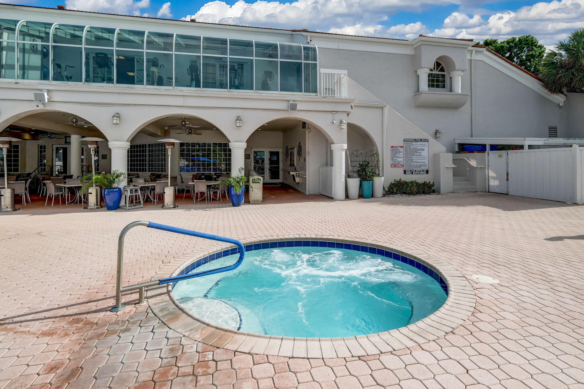 Giardino Village, Platina