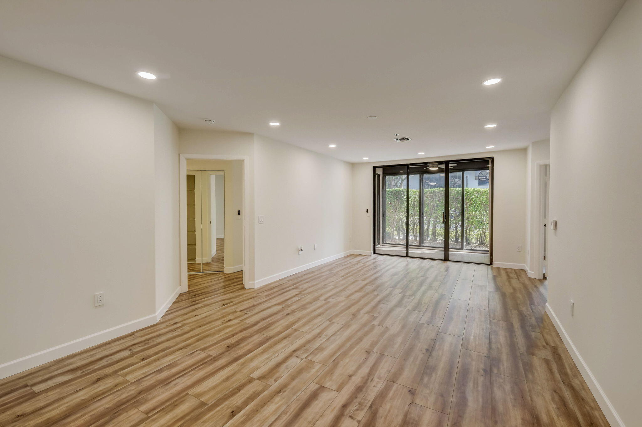 Giardino Village, Platina