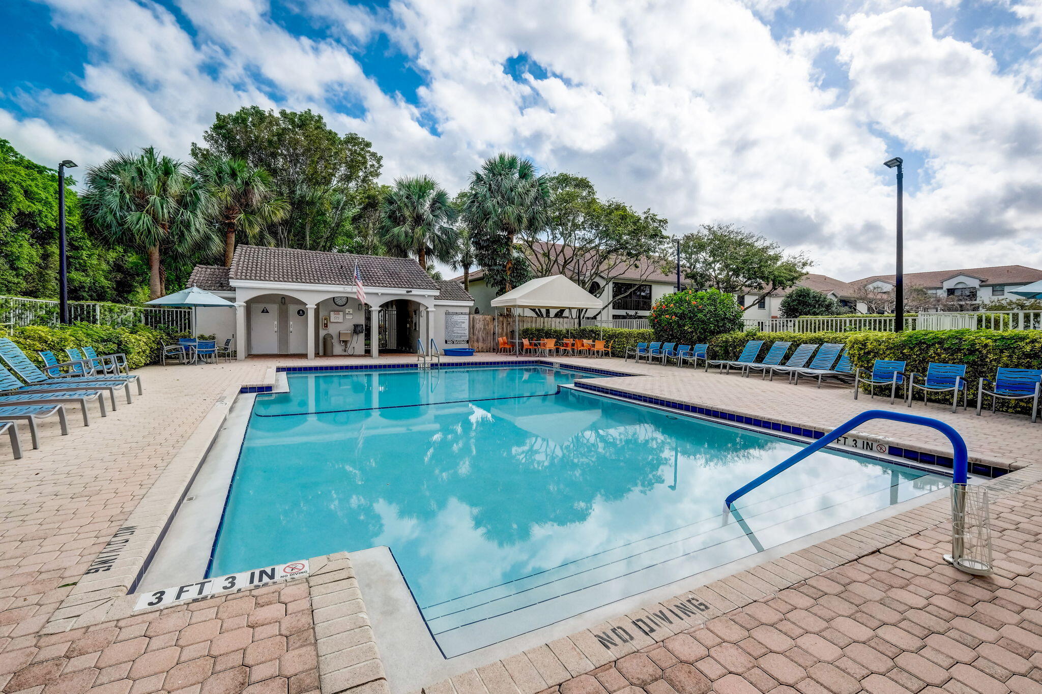 Giardino Village, Platina