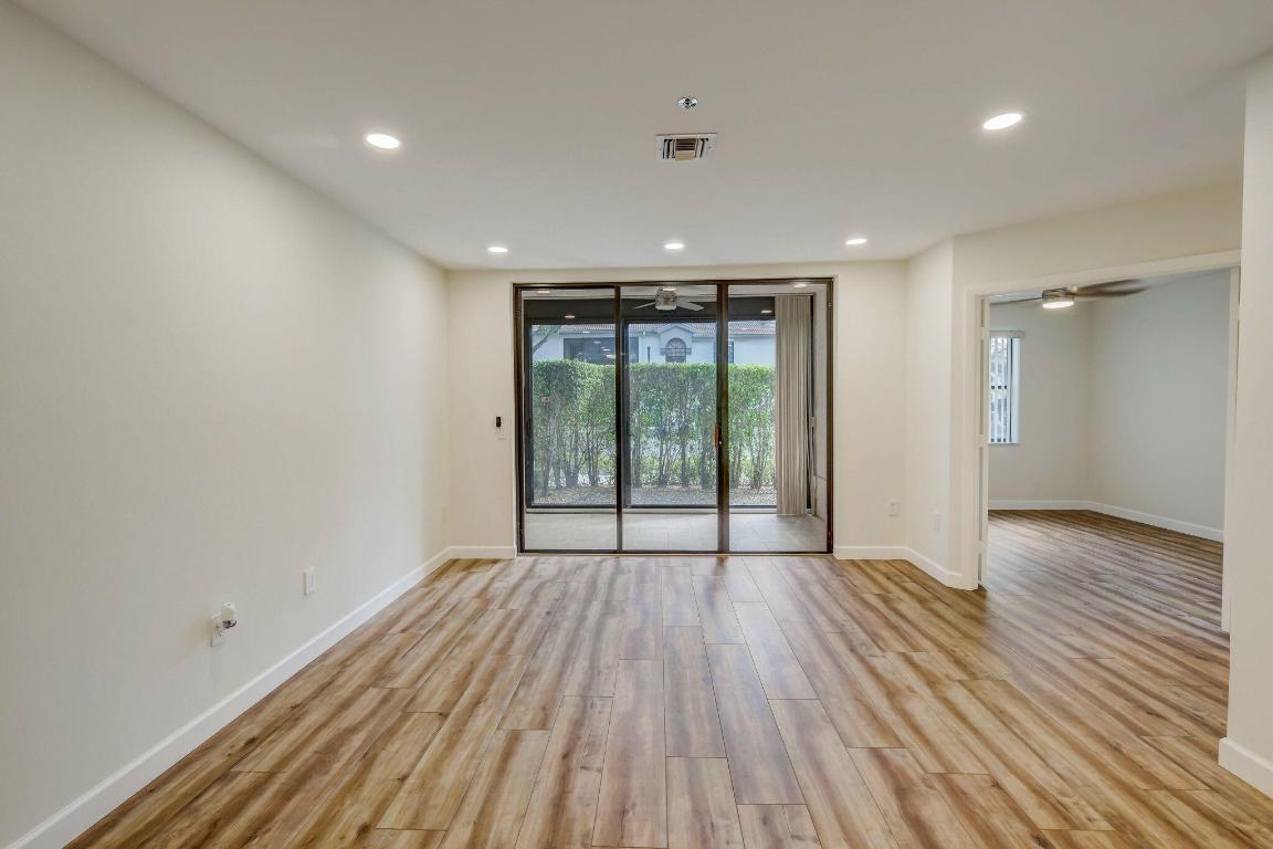 Giardino Village, Platina