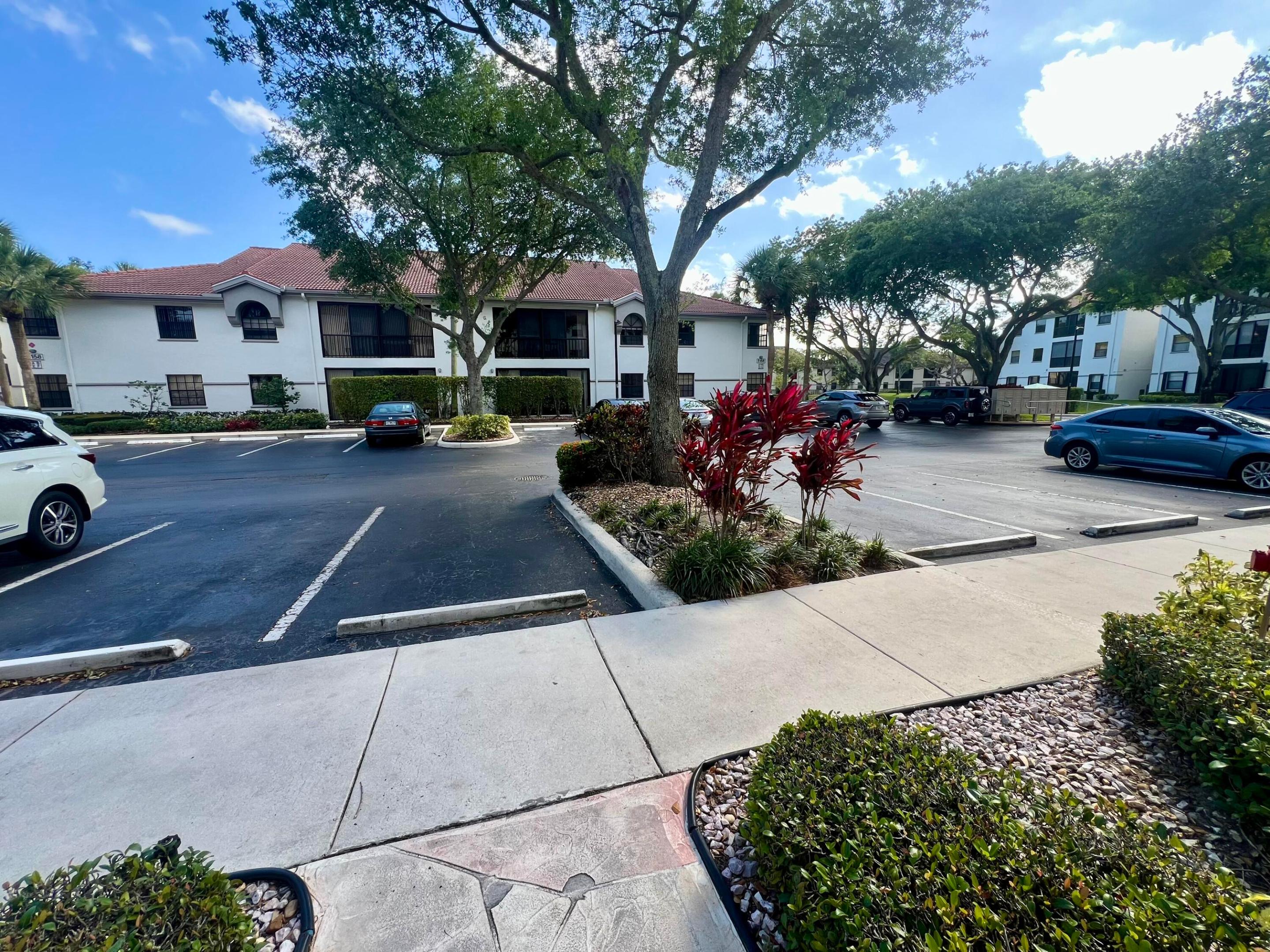 Giardino Village, Platina