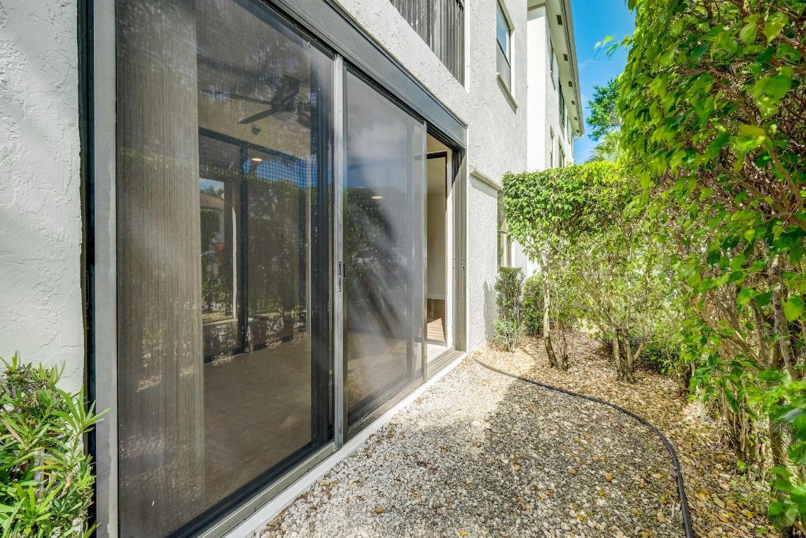 Giardino Village, Platina