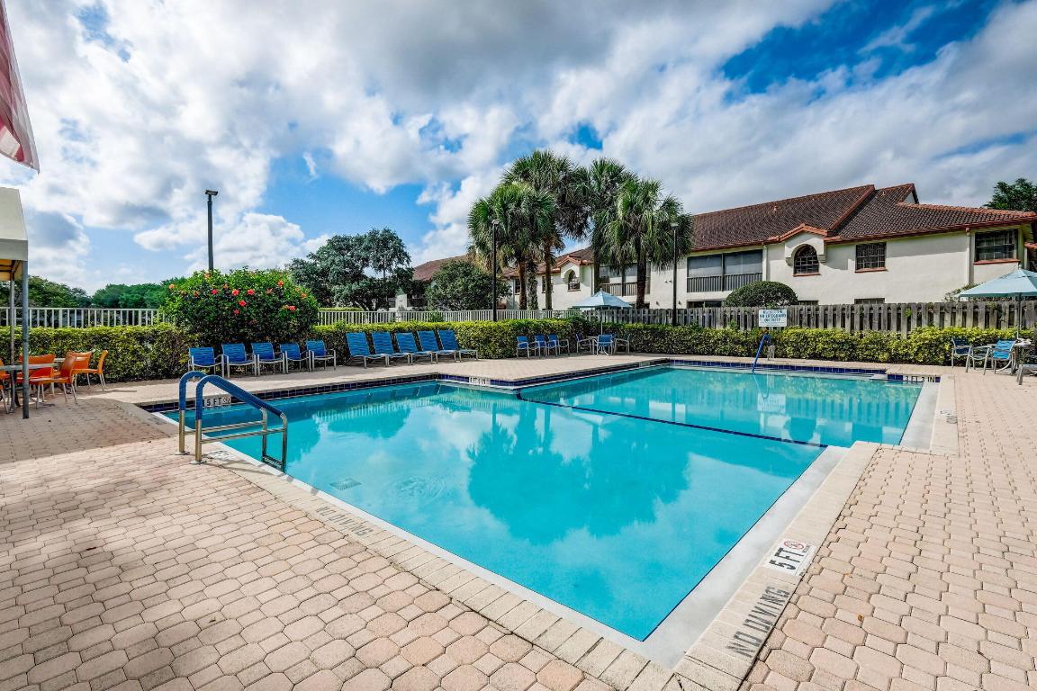 Giardino Village, Platina