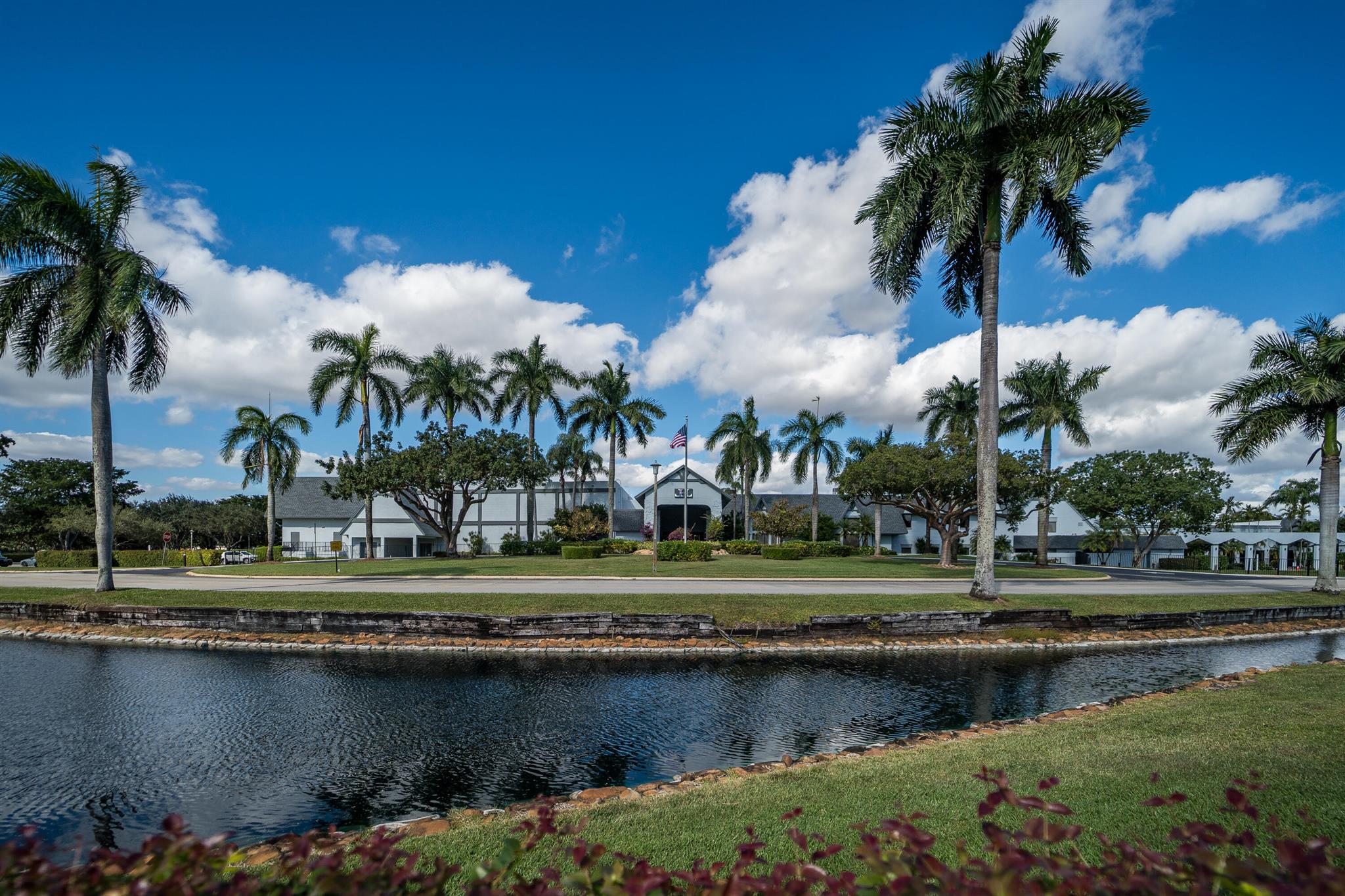 7192 Huntington Lane 306