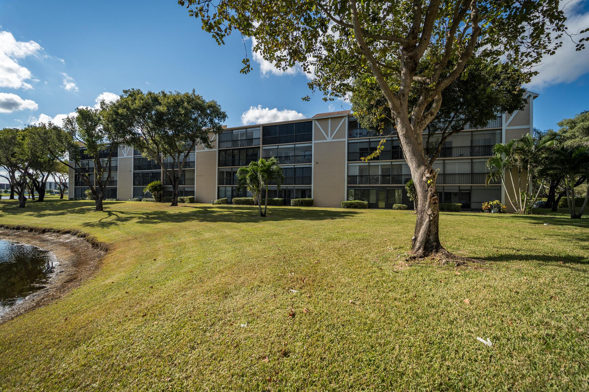 7192 Huntington Lane 306