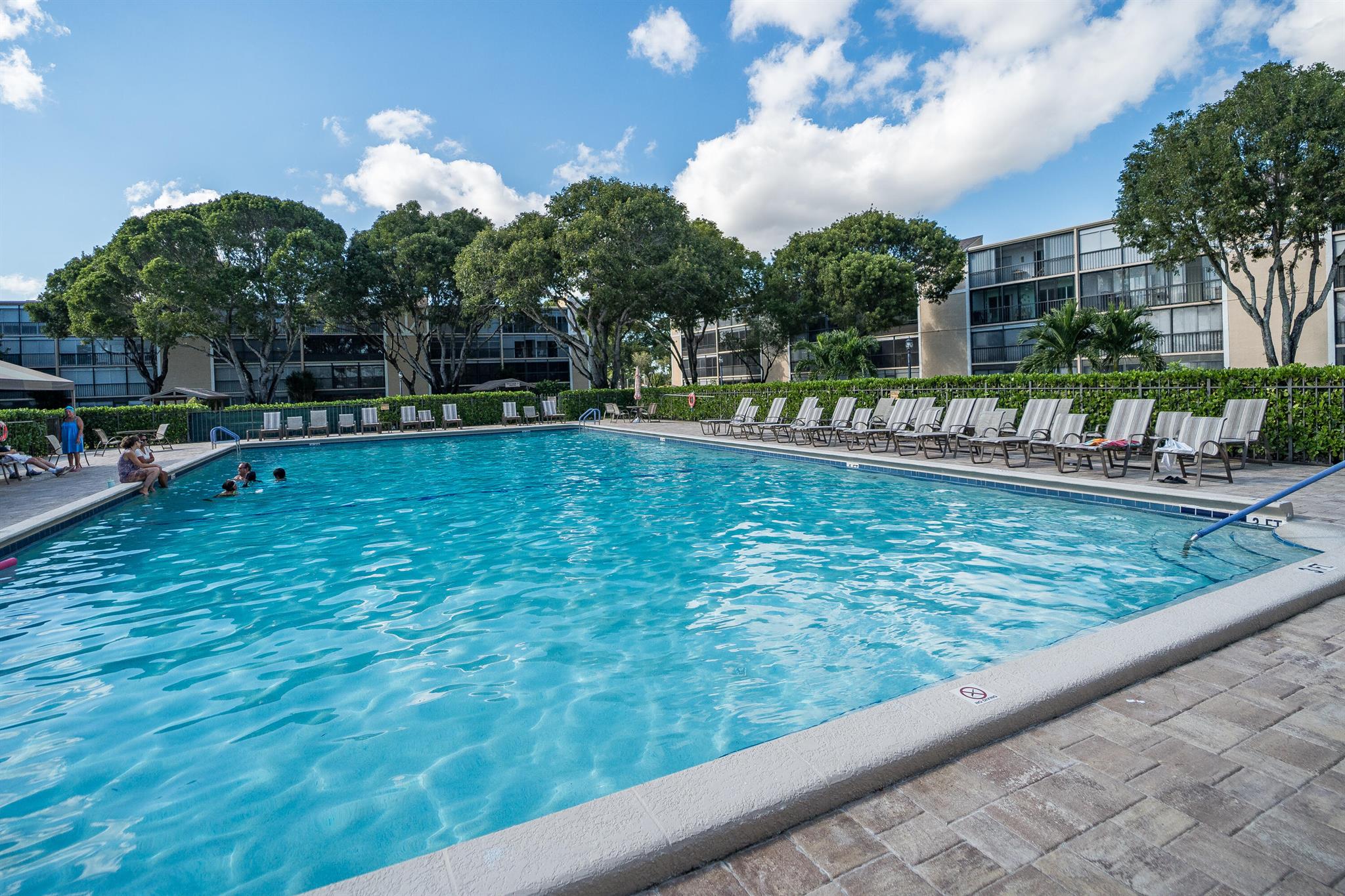 7192 Huntington Lane 306