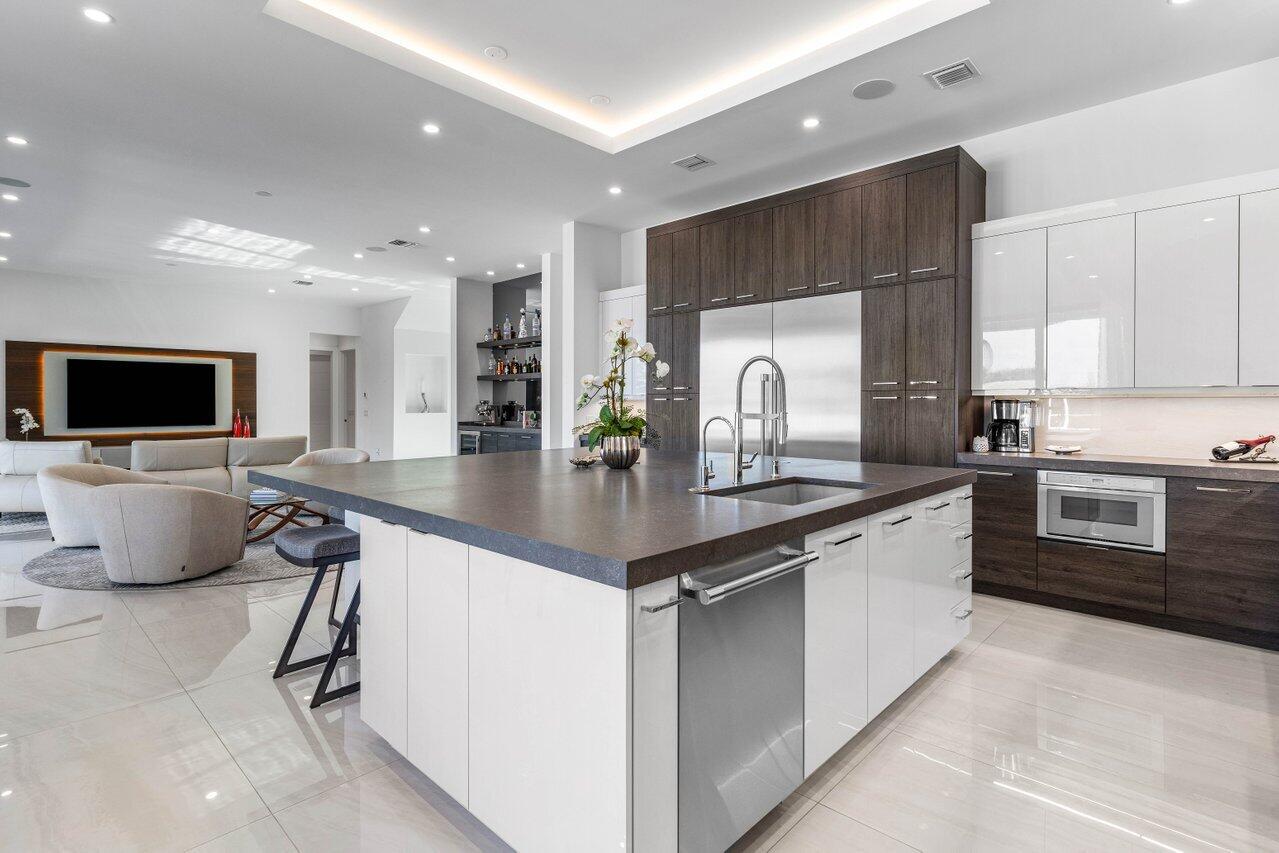 725 NE 71st Street
