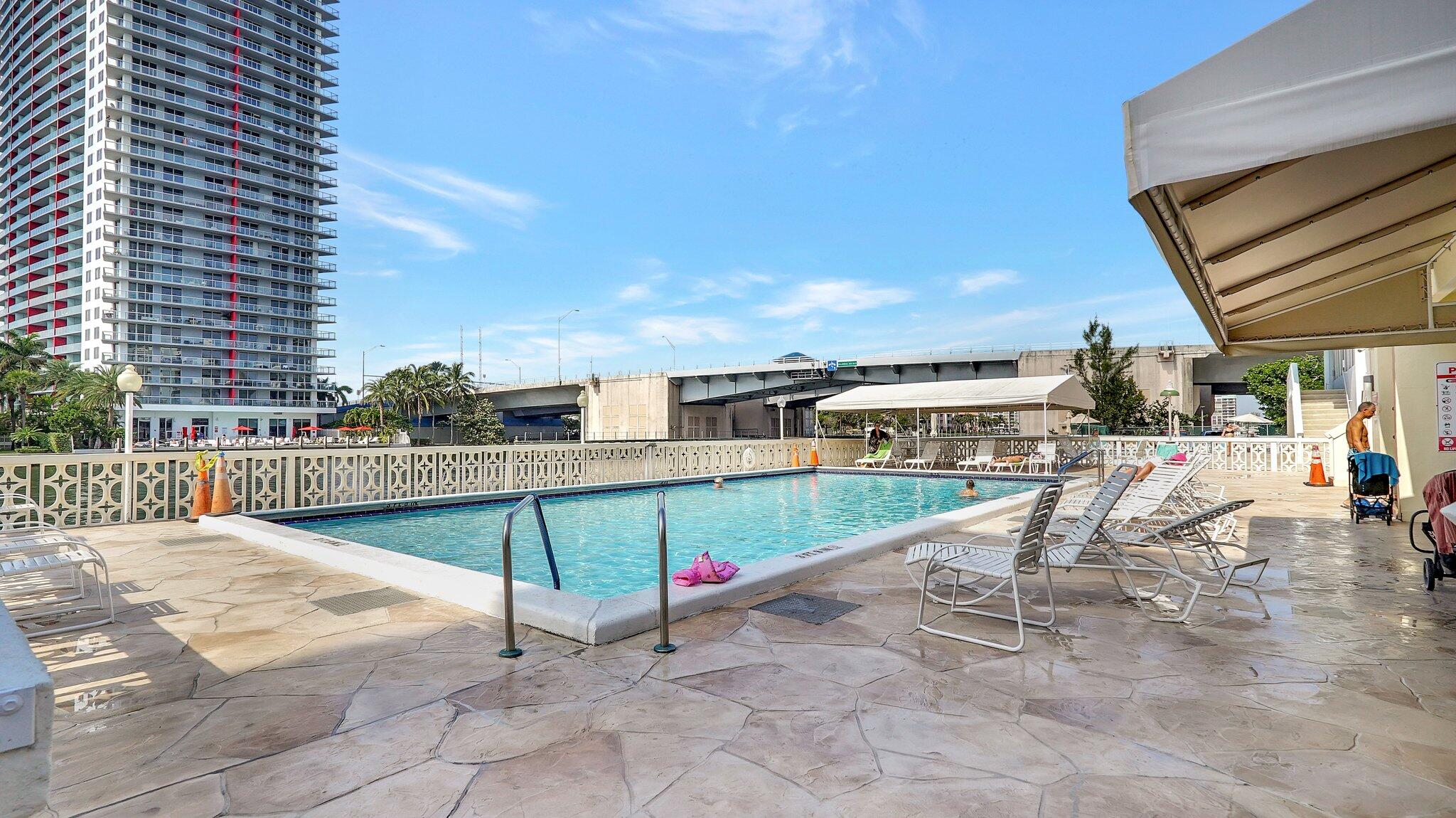 1825 S Ocean Dr Drive 908