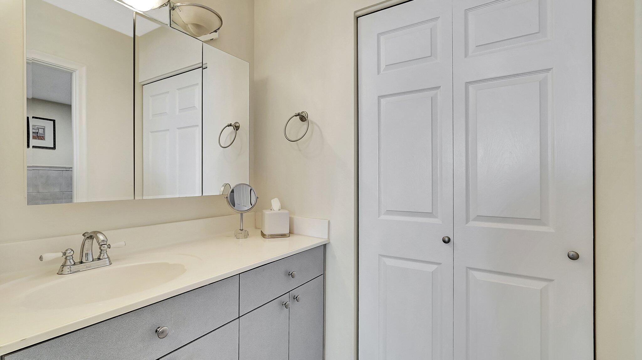 1825 S Ocean Dr Drive 908