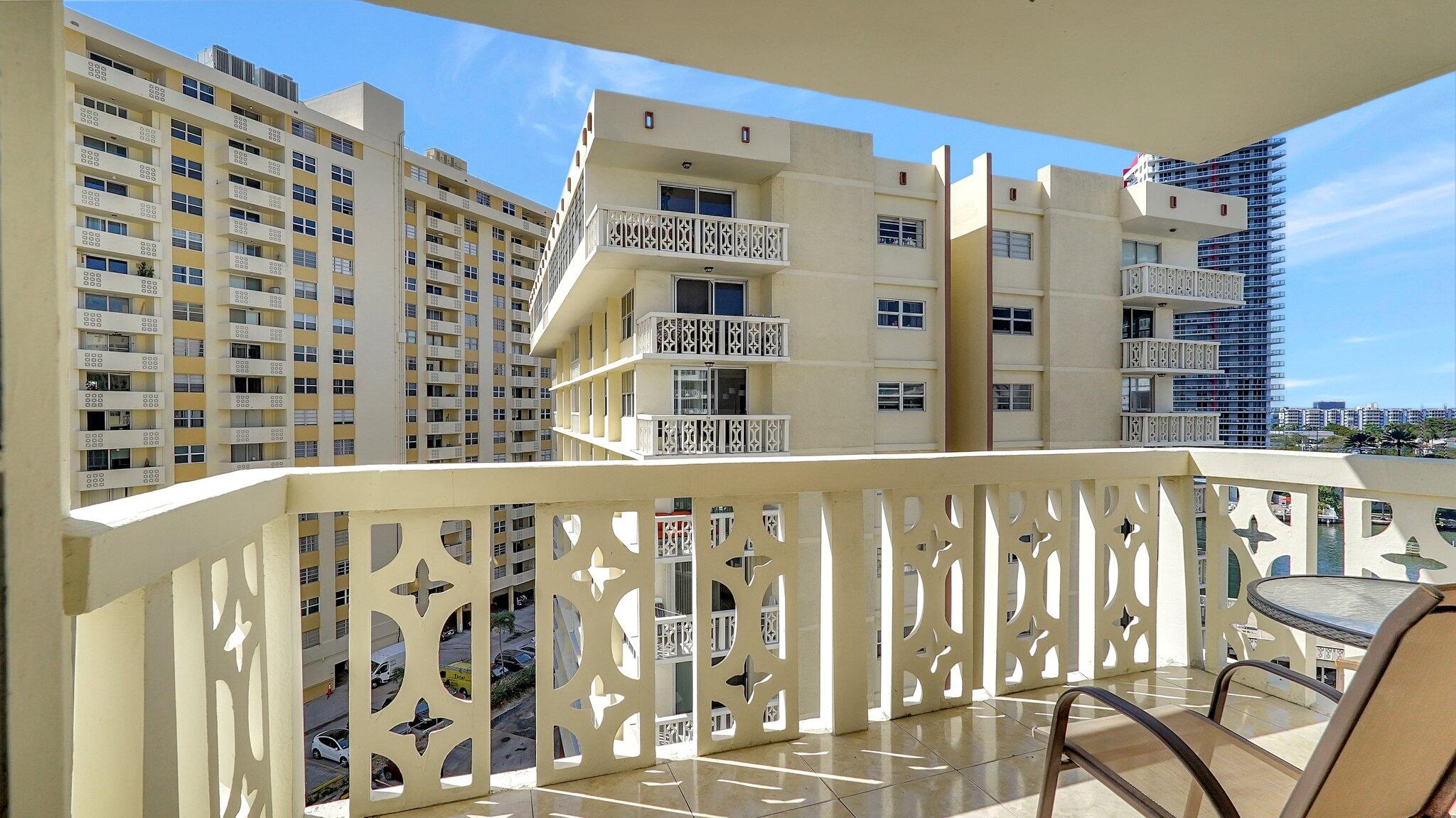 1825 S Ocean Dr Drive 908