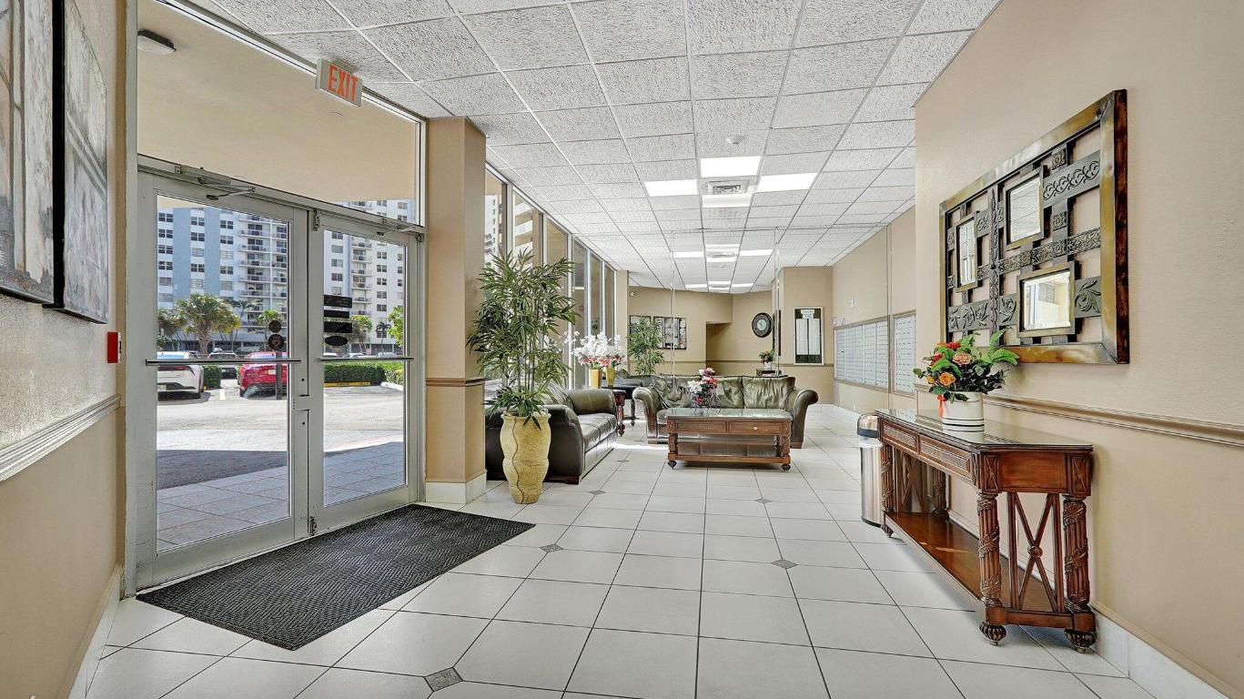 1825 S Ocean Dr Drive 908