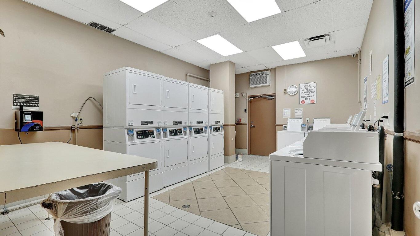 1825 S Ocean Dr Drive 908