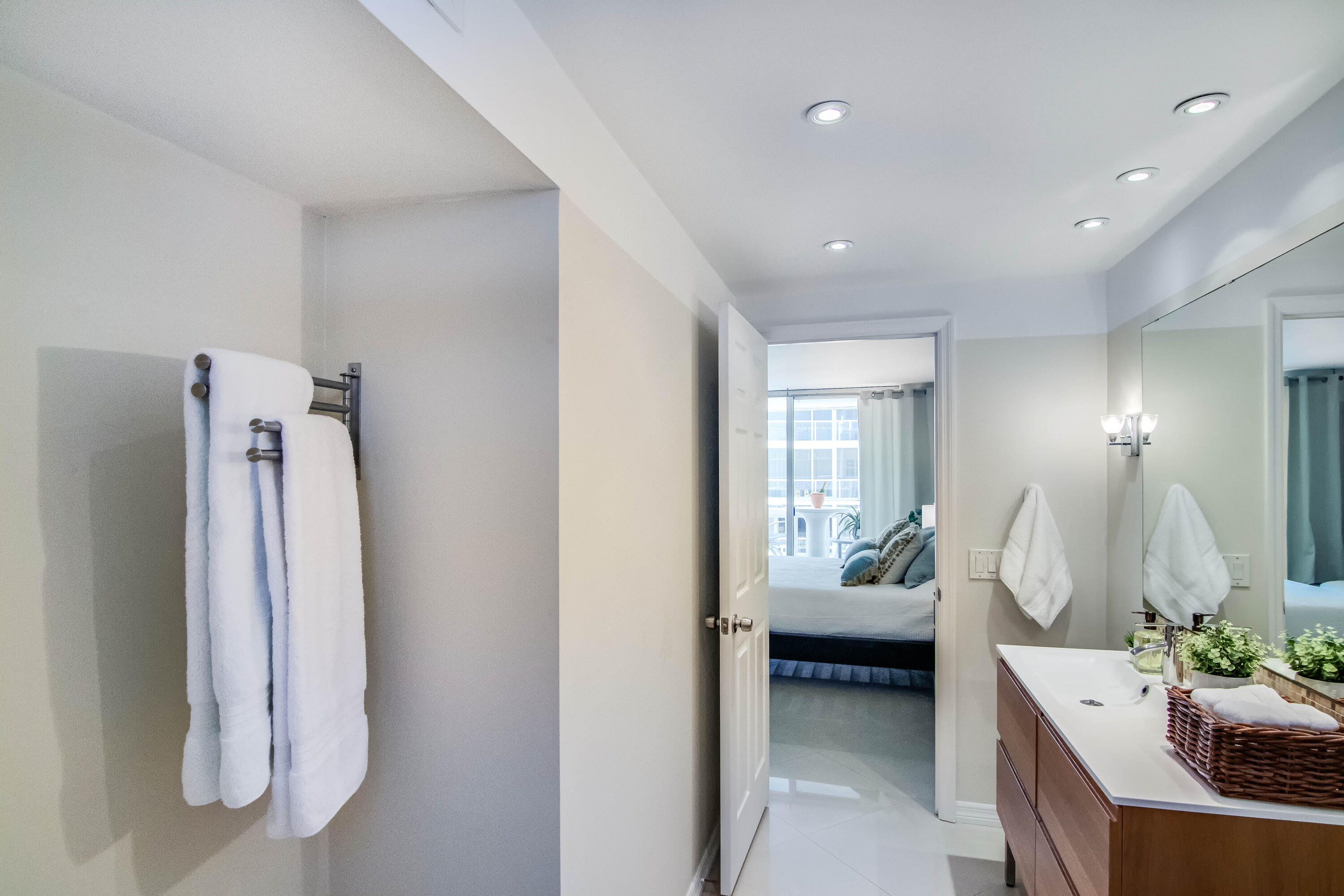 3570 S Ocean Boulevard 706, South Palm Beach Unit: 706