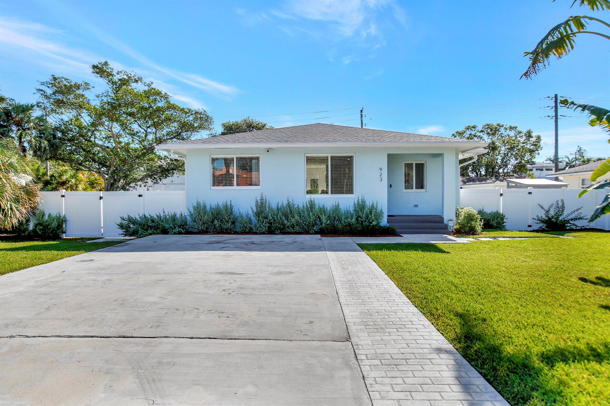 923 SE 4th Avenue