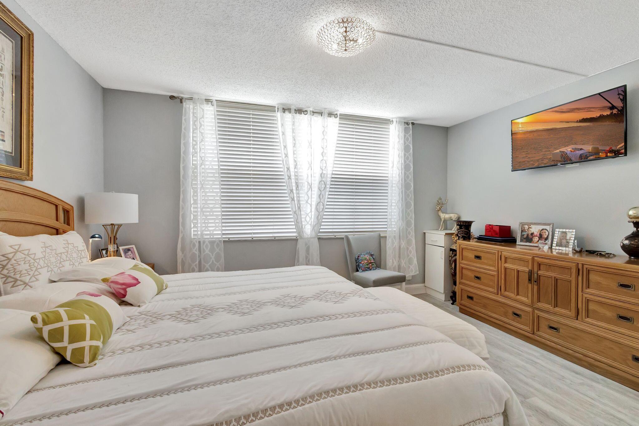 14575 Bonaire Boulevard 305