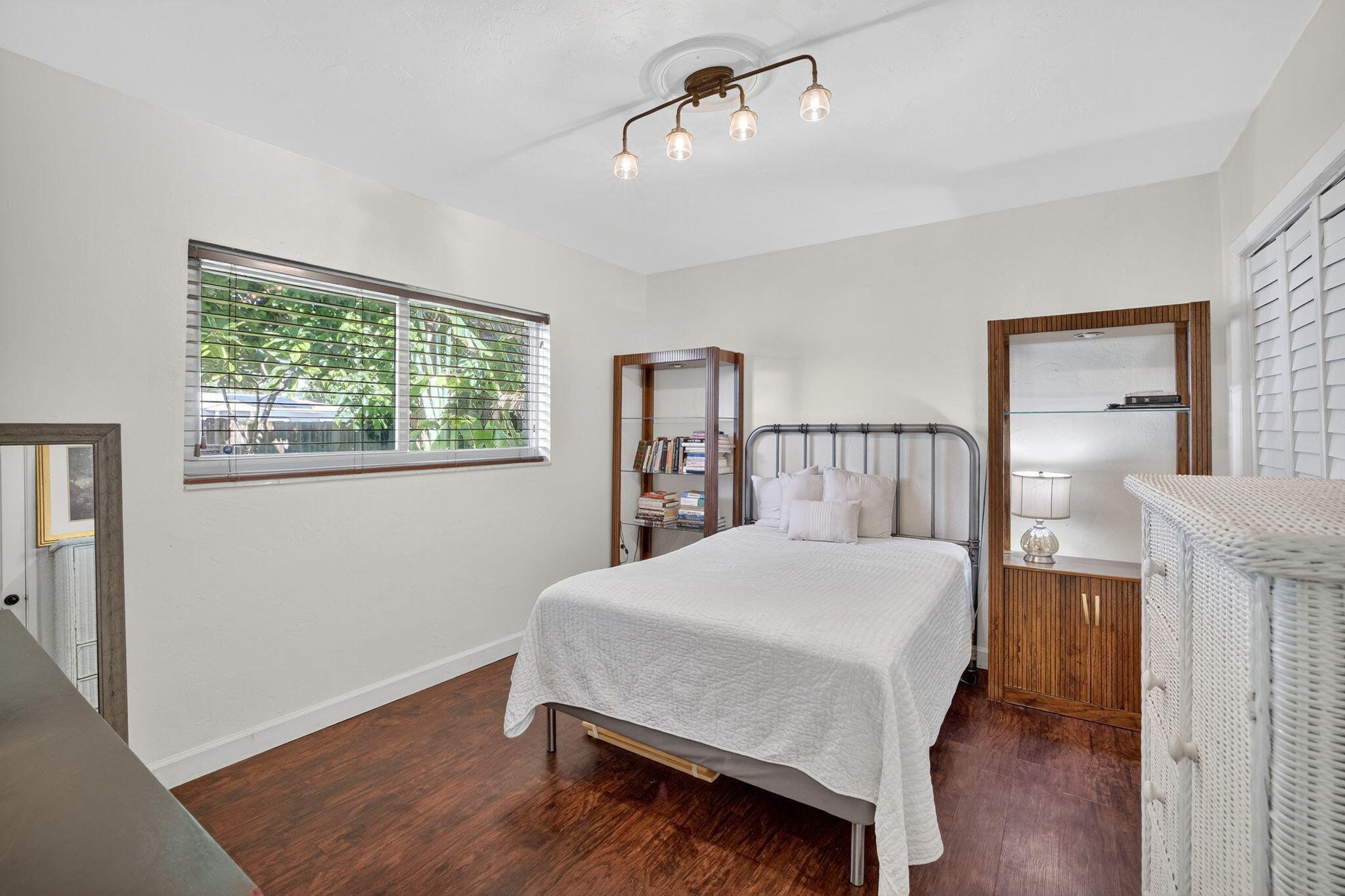554 NW 45th Court