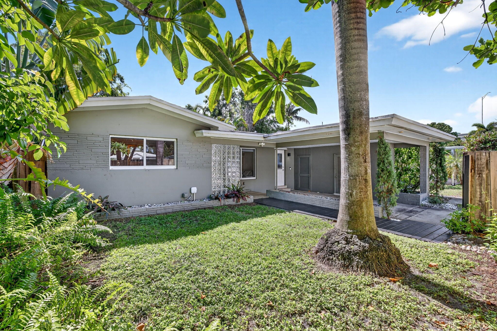 554 NW 45th Court