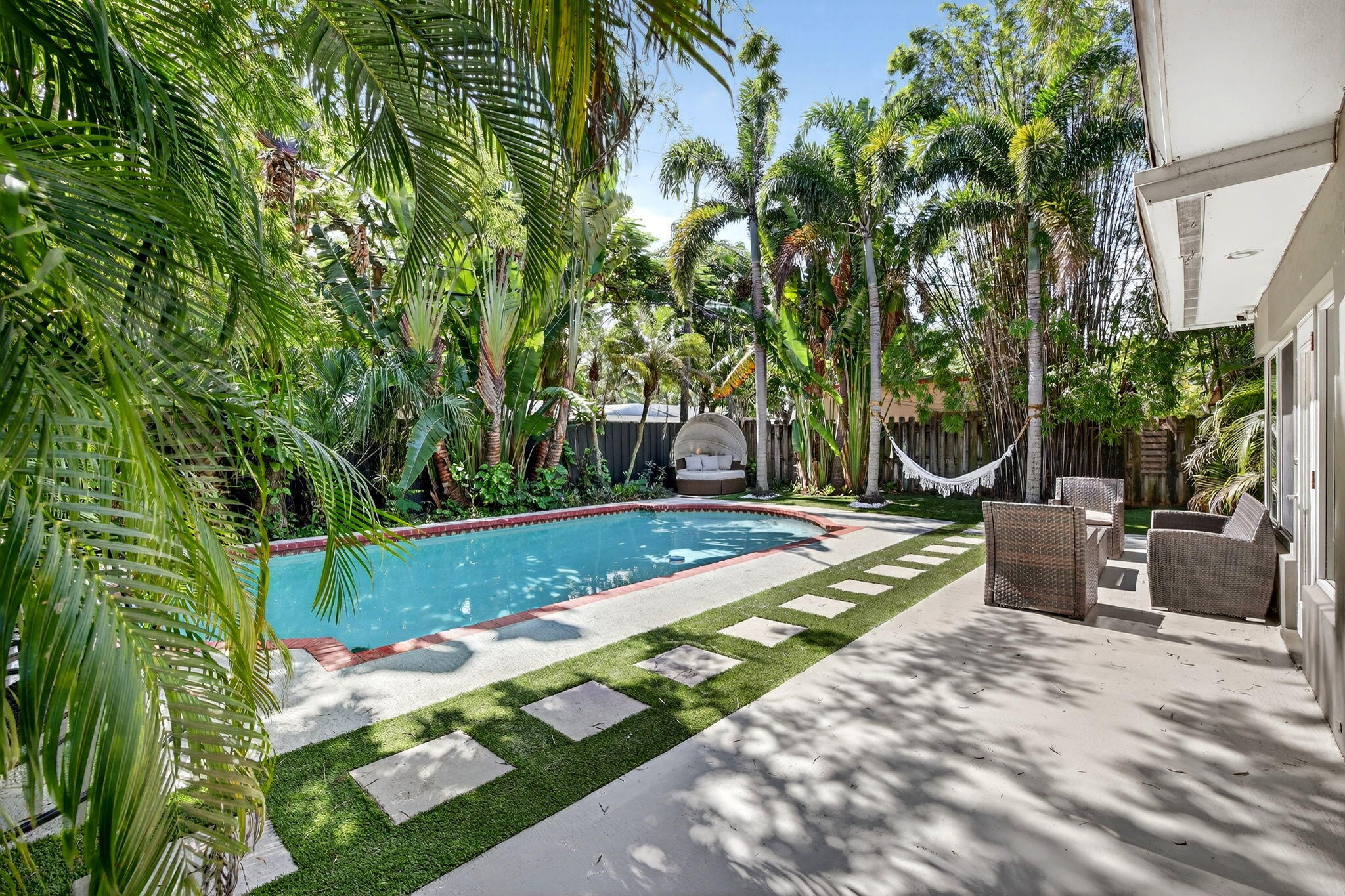554 NW 45th Court