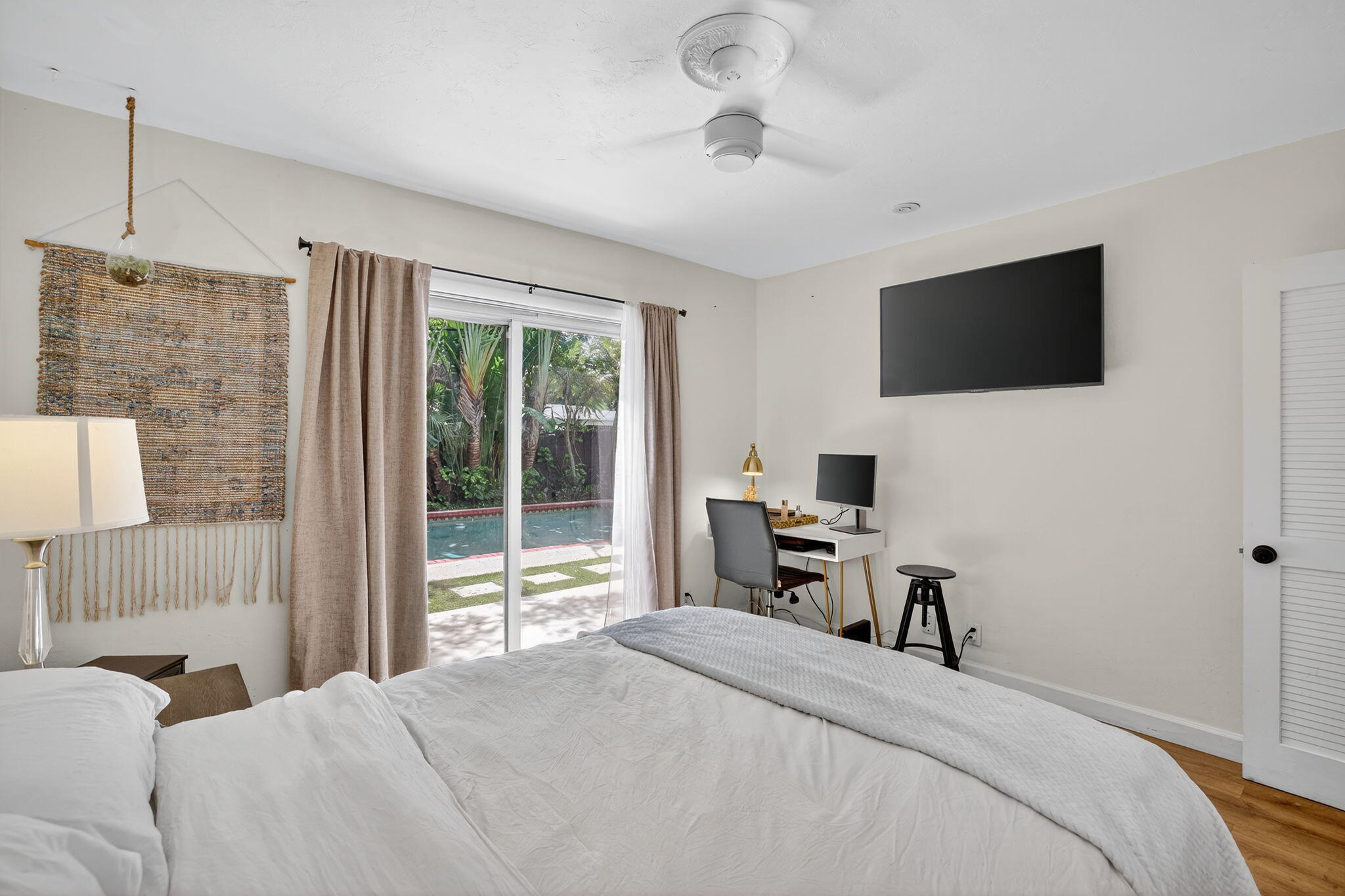 554 NW 45th Court