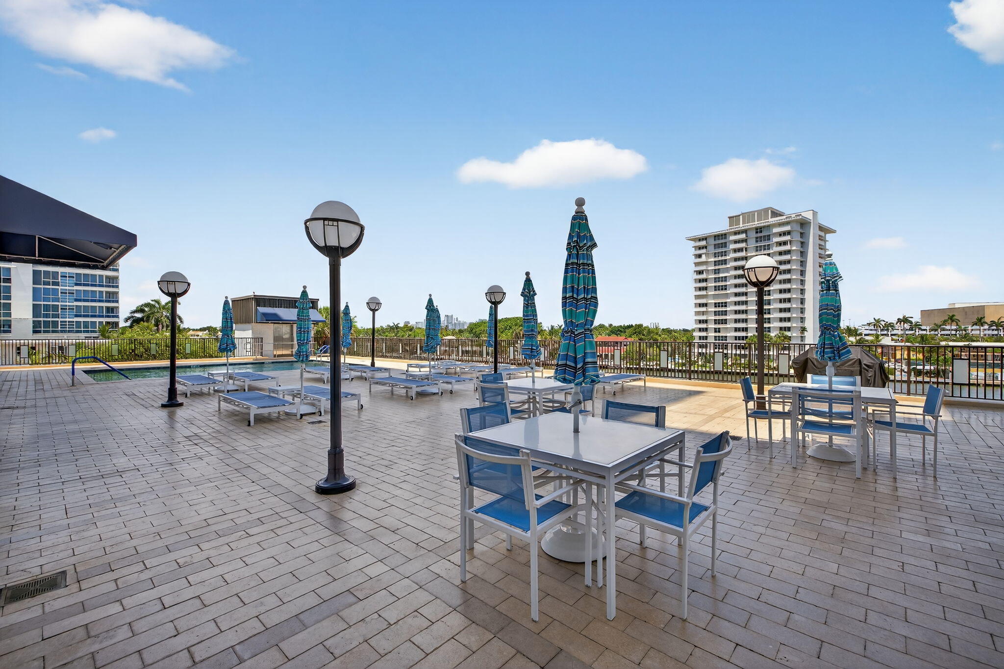 777 Bayshore Drive 1003