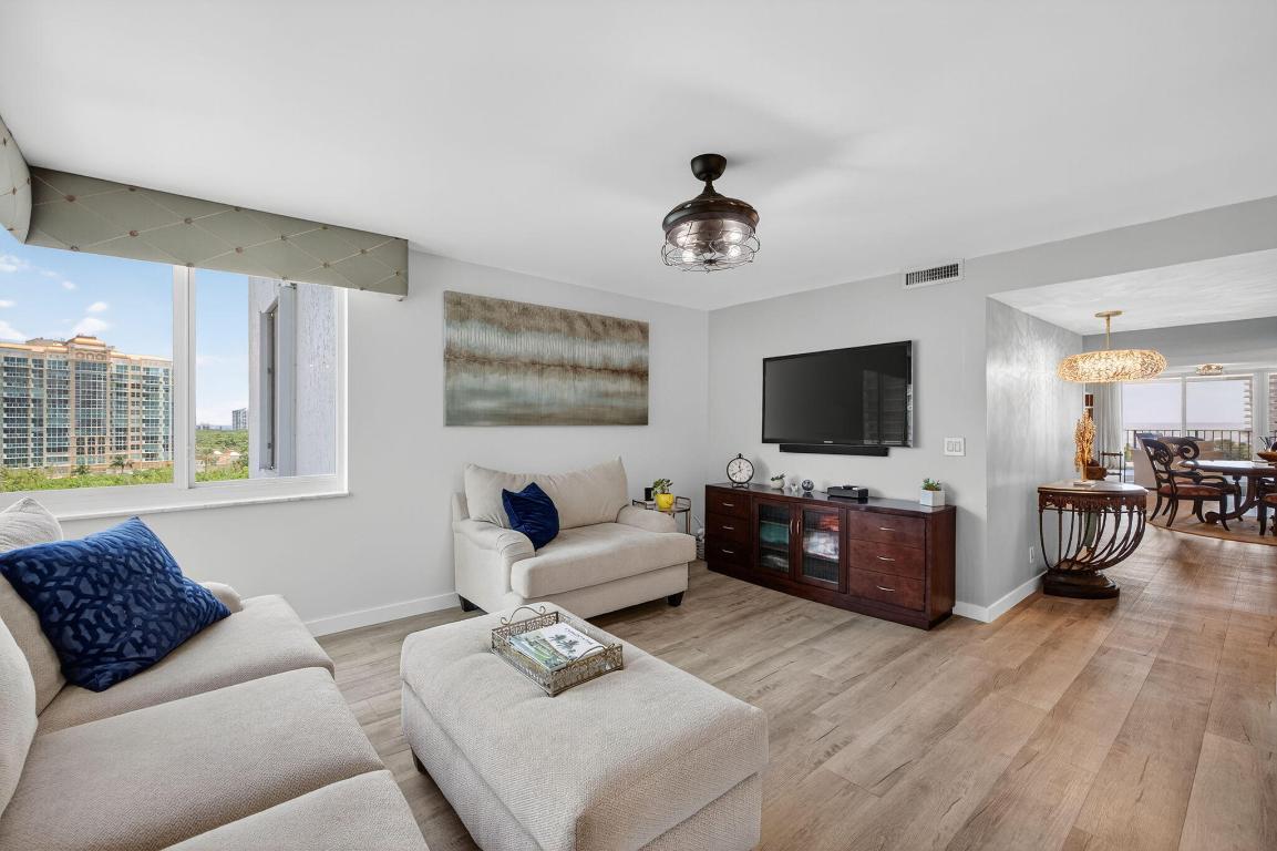 777 Bayshore Drive 1003