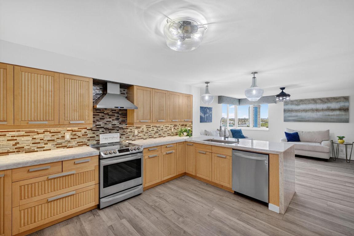 777 Bayshore Drive 1003