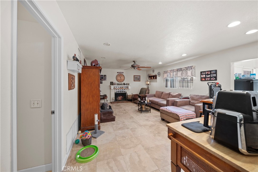 1142 Daisy Circle