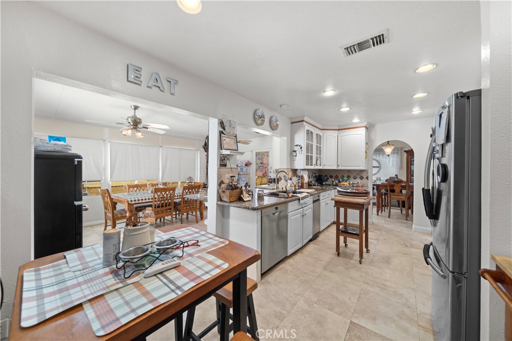 1142 Daisy Circle