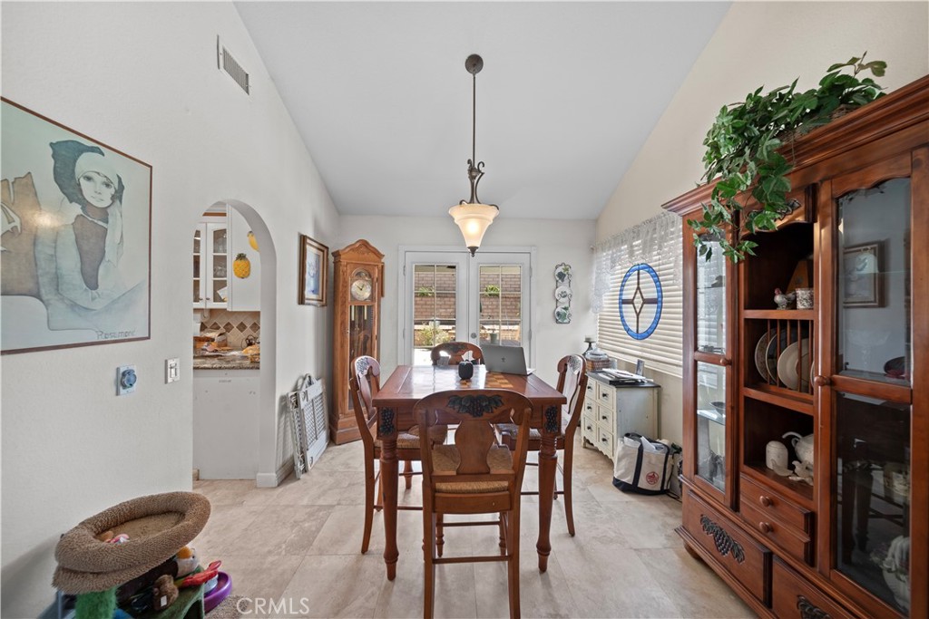 1142 Daisy Circle