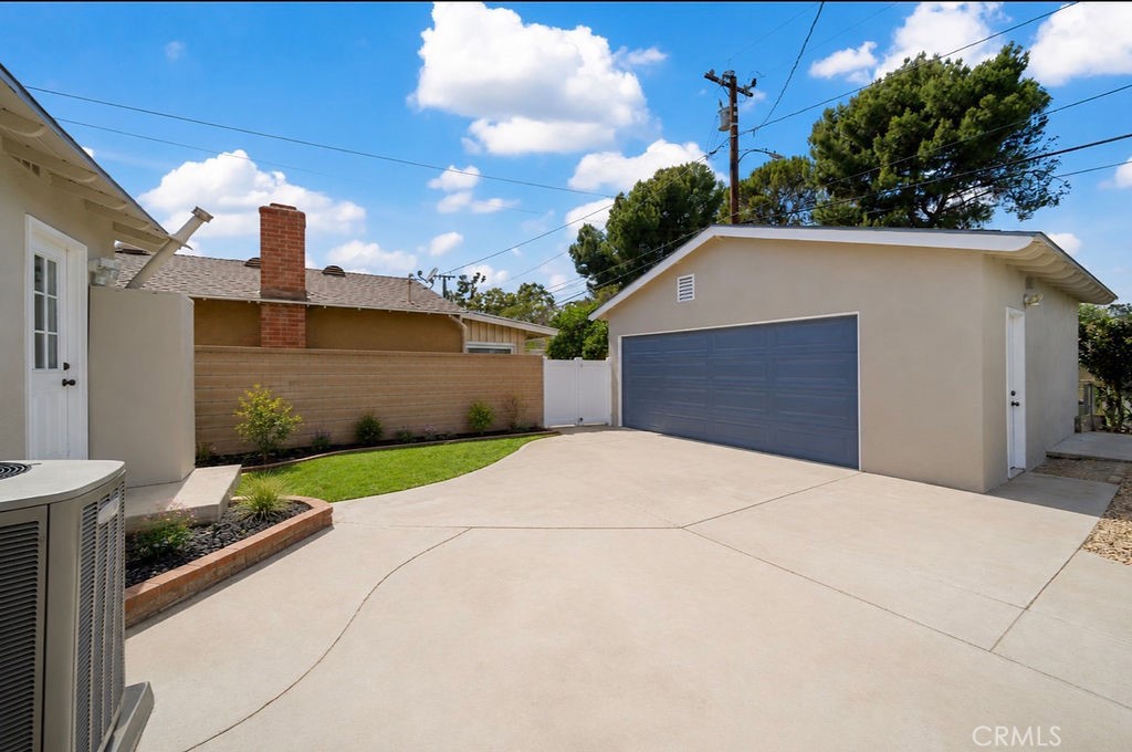 7083 Santa Rita