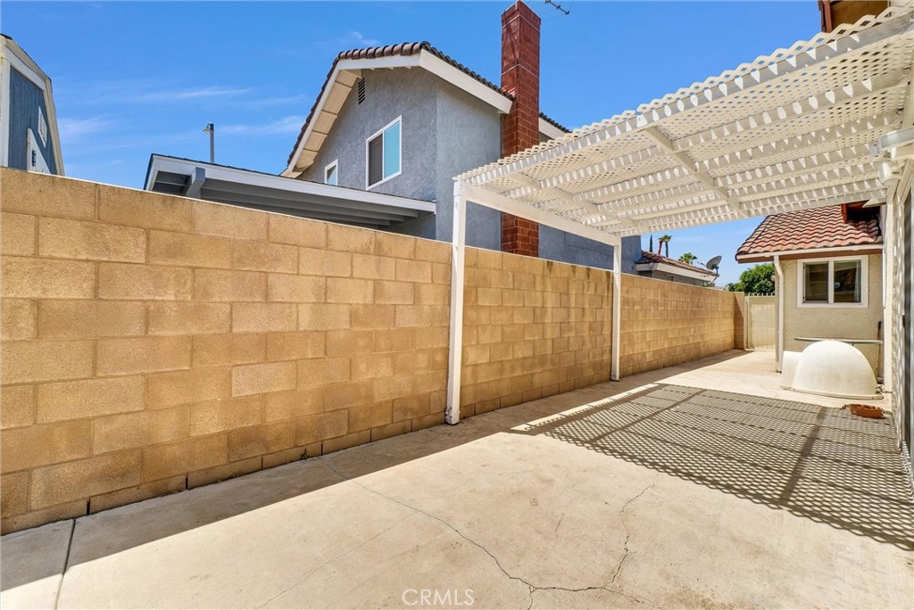 3415 Siskiyou Circle