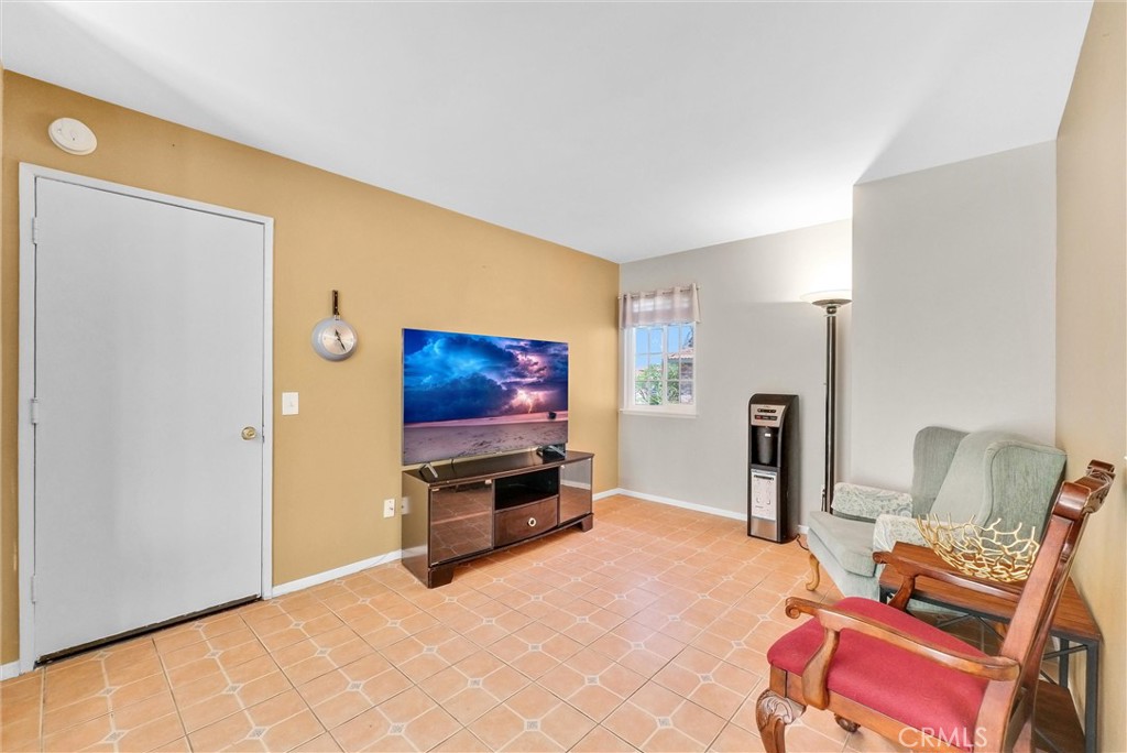 3415 Siskiyou Circle