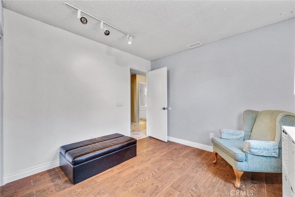 3415 Siskiyou Circle