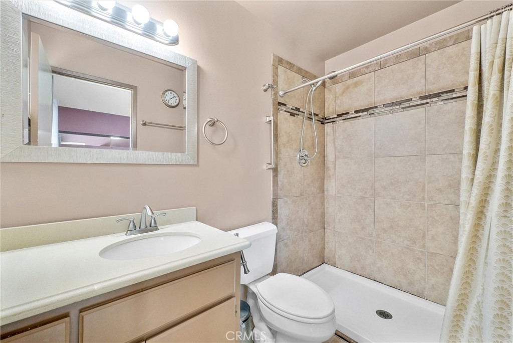 3415 Siskiyou Circle