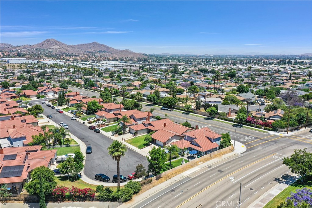 3415 Siskiyou Circle