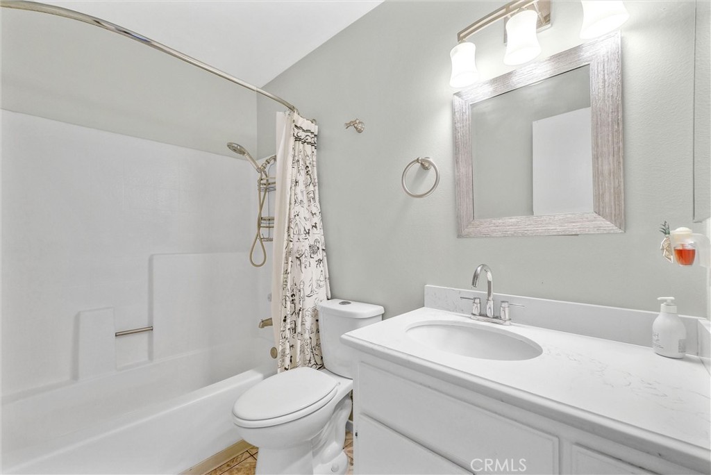 3415 Siskiyou Circle