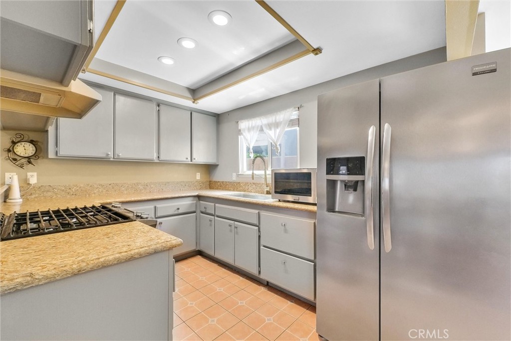 3415 Siskiyou Circle