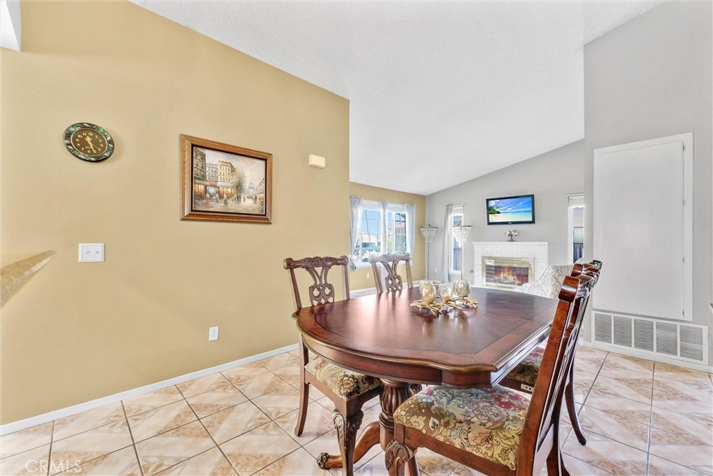 3415 Siskiyou Circle