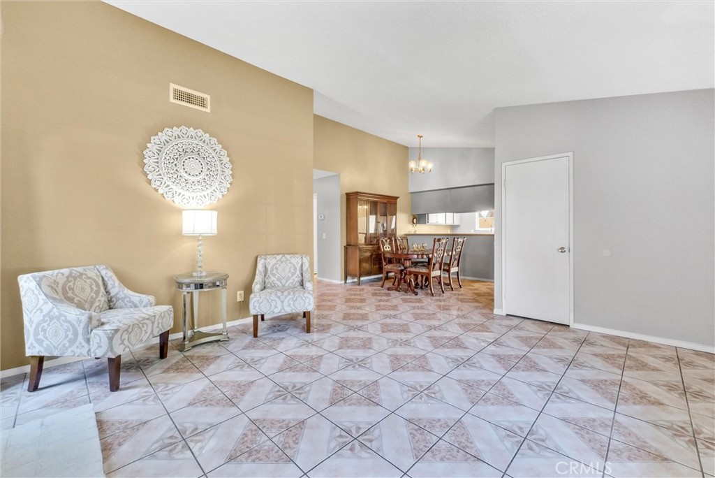 3415 Siskiyou Circle