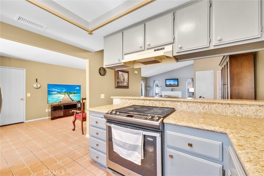 3415 Siskiyou Circle