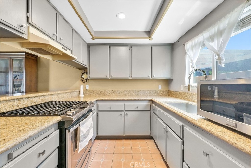 3415 Siskiyou Circle