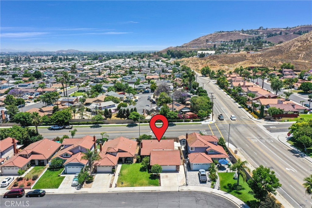 3415 Siskiyou Circle