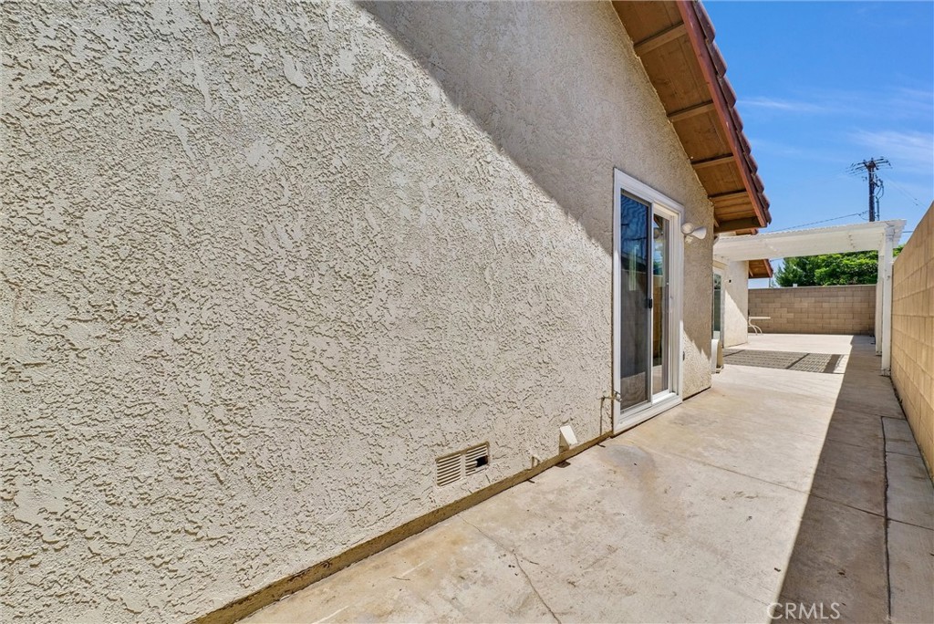 3415 Siskiyou Circle