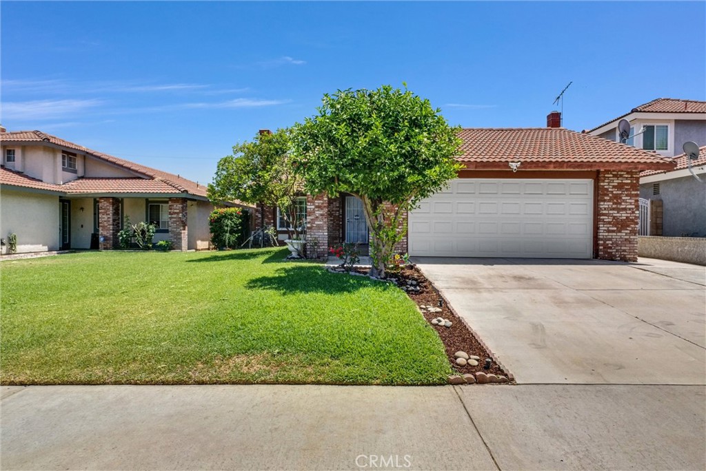 3415 Siskiyou Circle