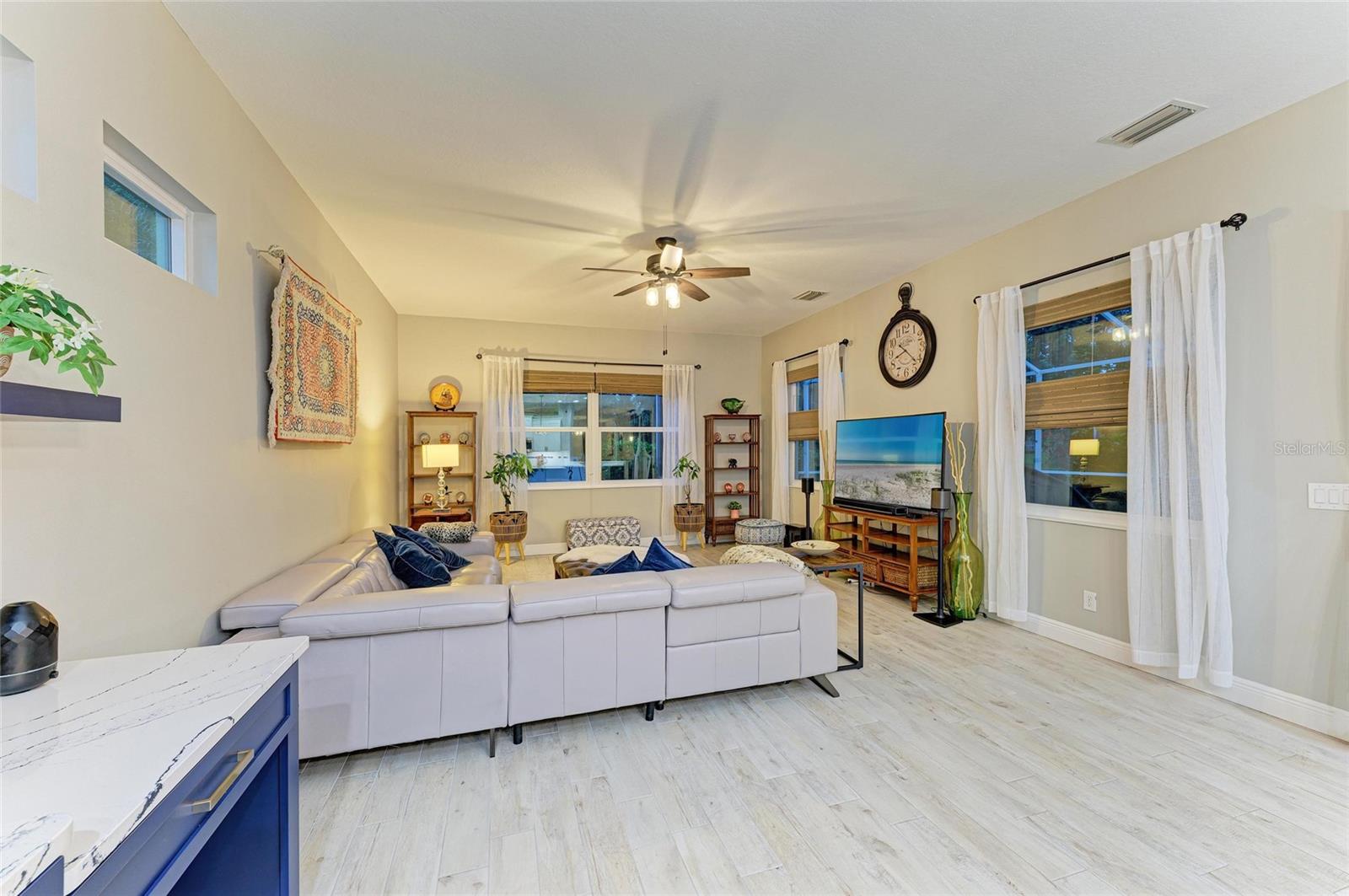 12175 MAPLE RIDGE DR
